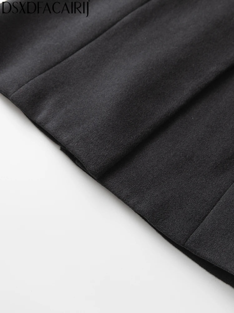 Abrigo de invierno cruzado con cuello de piel desmontable y solapa negra para mujer