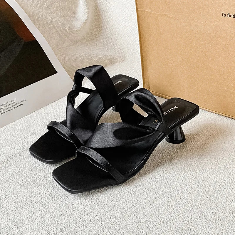 Elegant Kitten Heels Black/White/Silver Silk Sandals