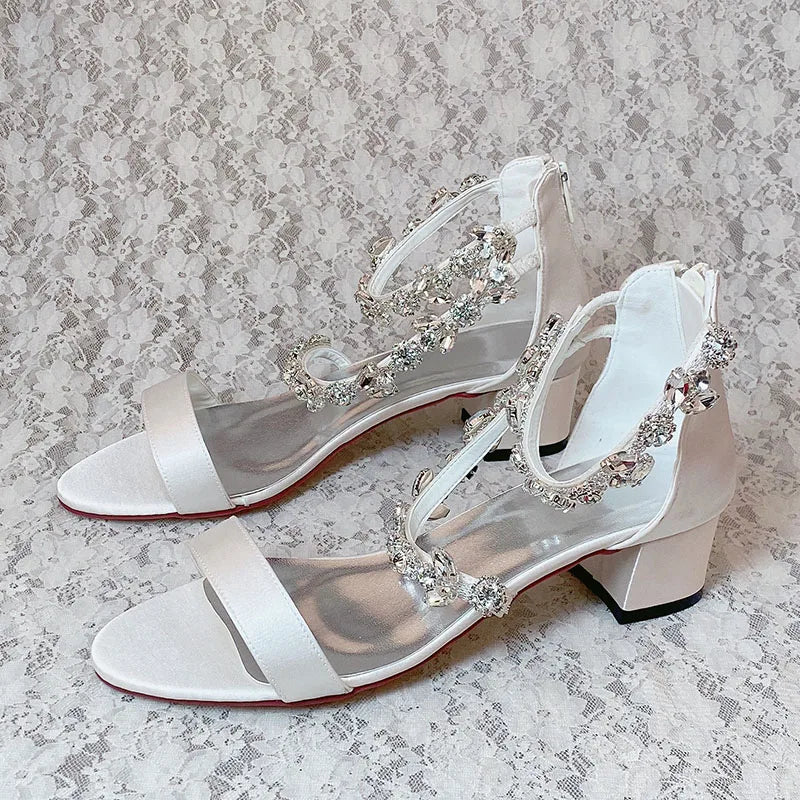 Sandalias de boda para mujer, tacón de bloque, color marfil, de satén, para verano, con tiras de cristales, 5 cm de alto.