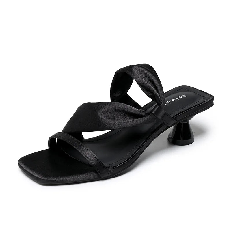 Elegant Kitten Heels Black/White/Silver Silk Sandals