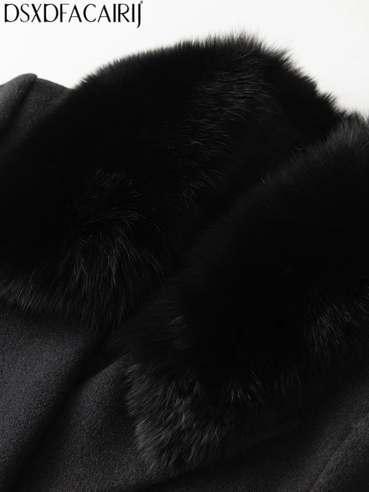 Abrigo de invierno cruzado con cuello de piel desmontable y solapa negra para mujer