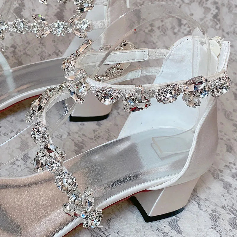 Sandalias de boda para mujer, tacón de bloque, color marfil, de satén, para verano, con tiras de cristales, 5 cm de alto.